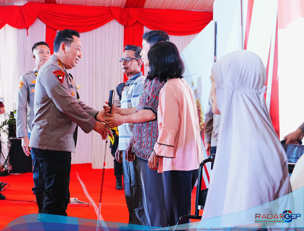 Kunjungi Polda Sumut, Kapolri Tinjau Renovasi Masjid hingga Bakti Sosial